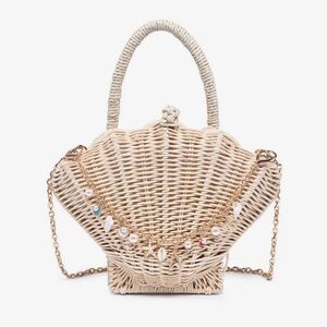 Urban Expressions Straw Seashell Crossbody Bag